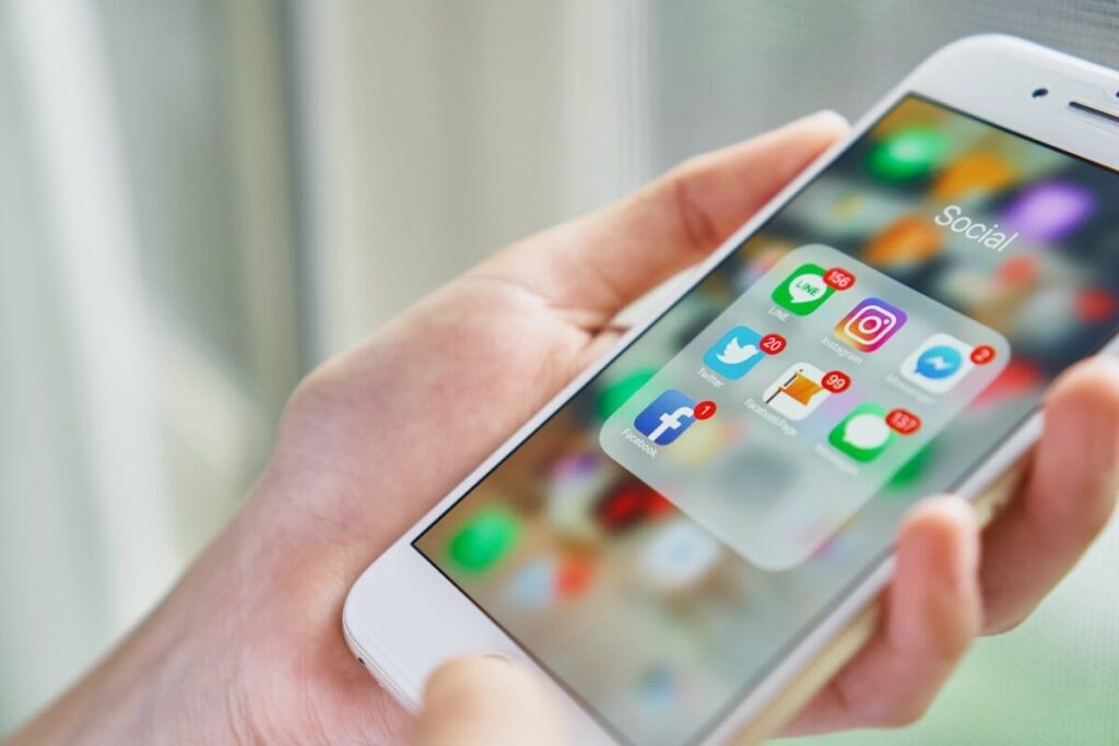 Social features in iOS app