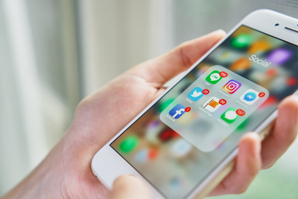 Social features in iOS app